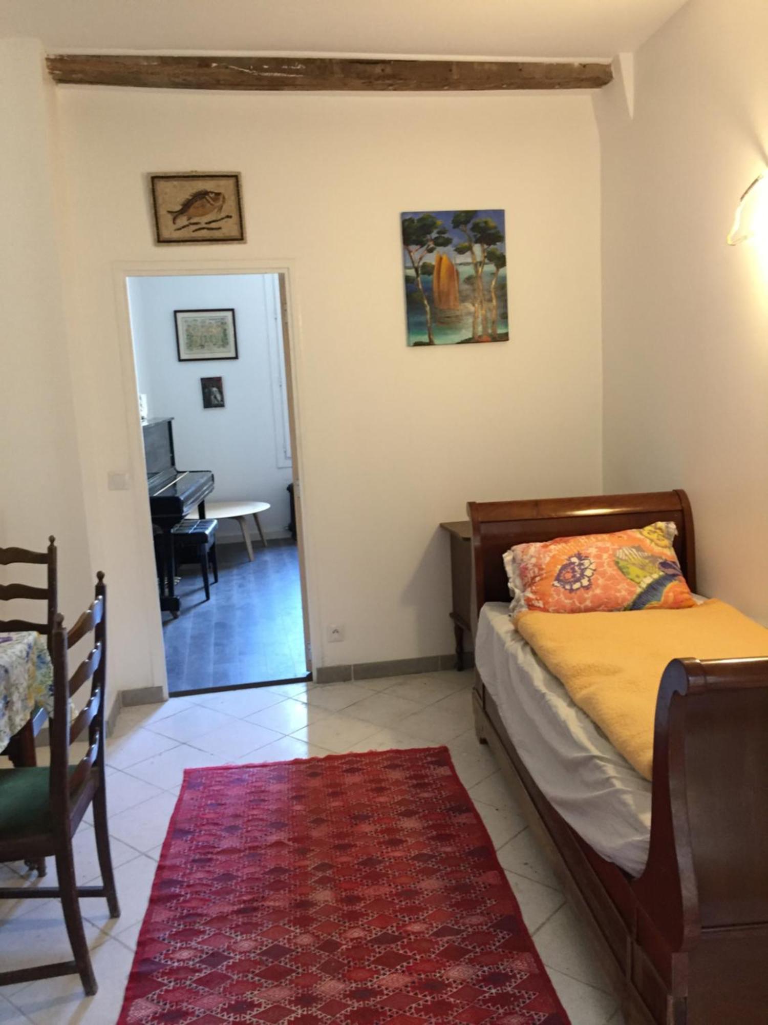 Proche Du Chateau De Versaillles Une Chambre Avec Jardin Versailles Extérieur photo